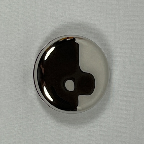 CHANTECAILLE Philanthropy Cheek Shade in Smitten (Elephant) - Picture 5 of 8